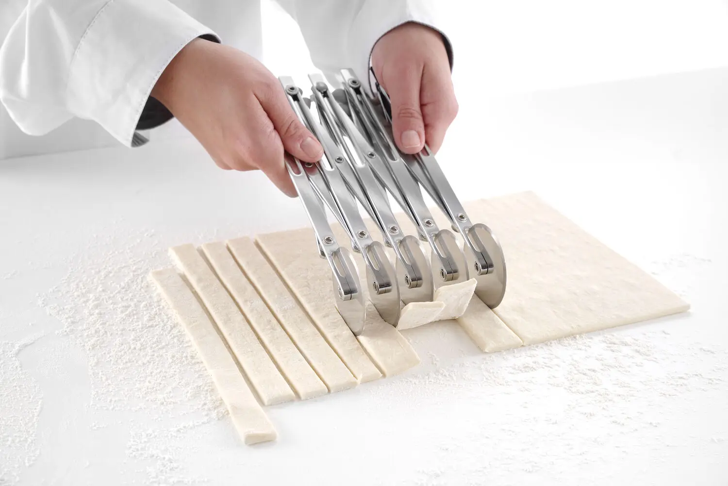 Тесторез с 5 роликами, регулируемая ширина нарезки — HENDI