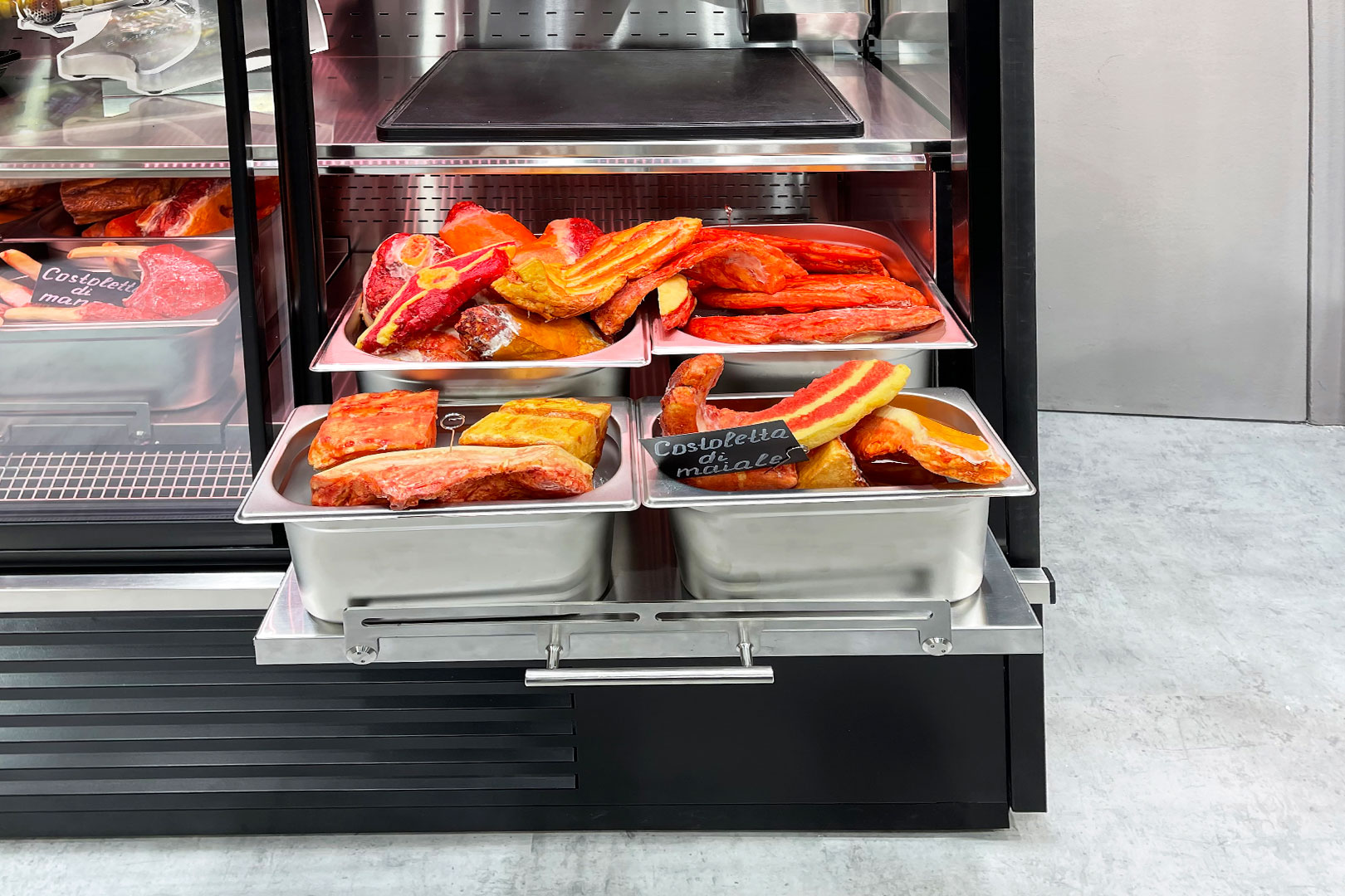 Специализированная витрина для продажи мяса Indiana medium AV 070 meat D 210-DLA - 937